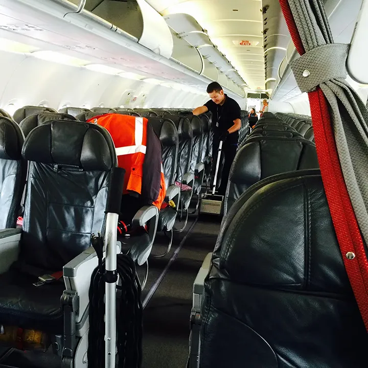 Recuperación de telas, cueros y plásticos aeronáuticos.